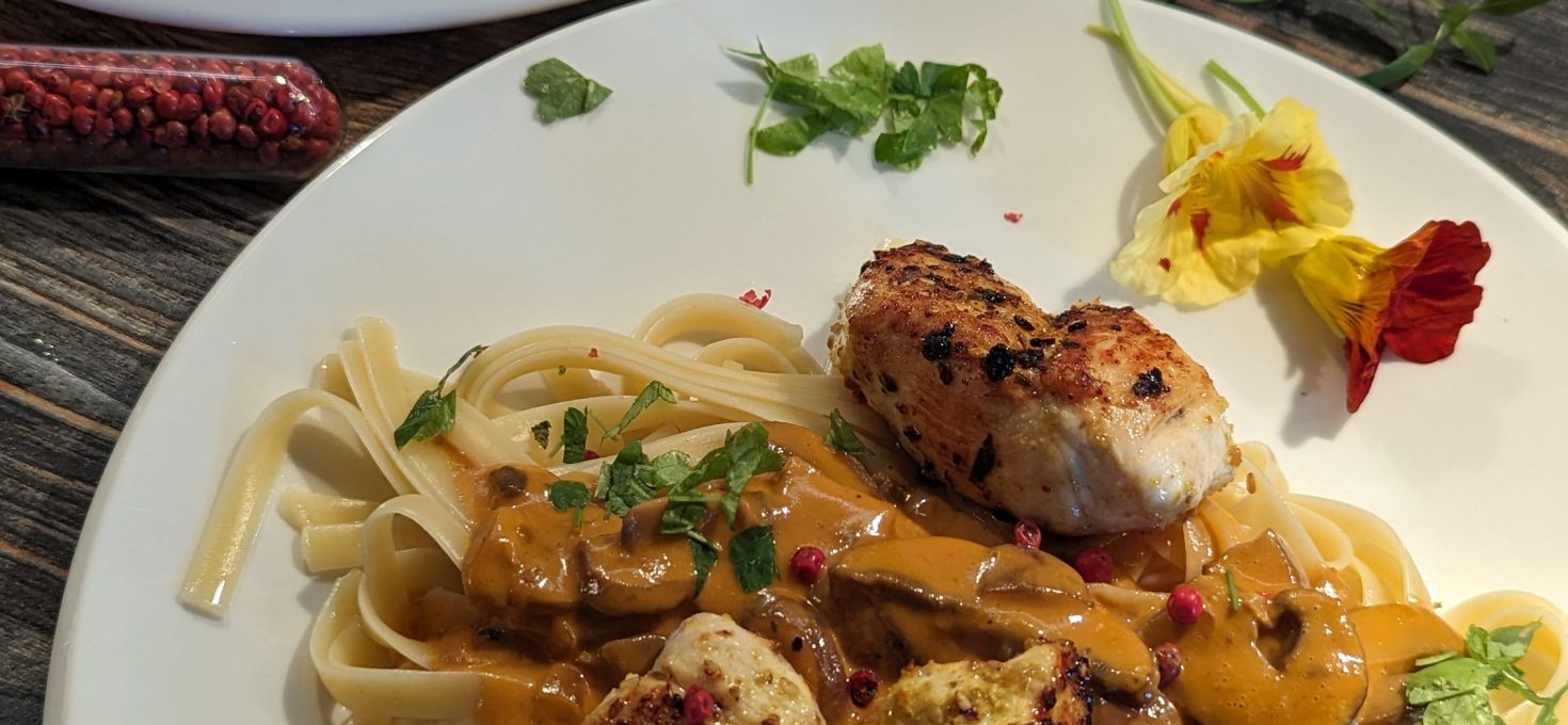 Hähnchenbrust, Pasta und (beste) Champignonsauce