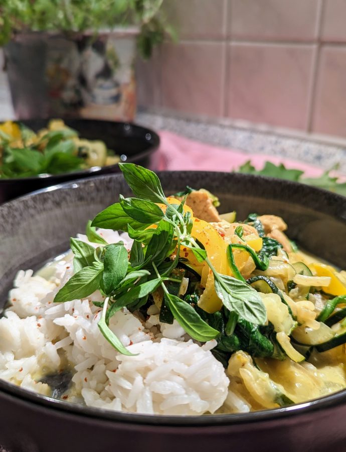 Thailändisches Gemüse-Hähnchen-Curry