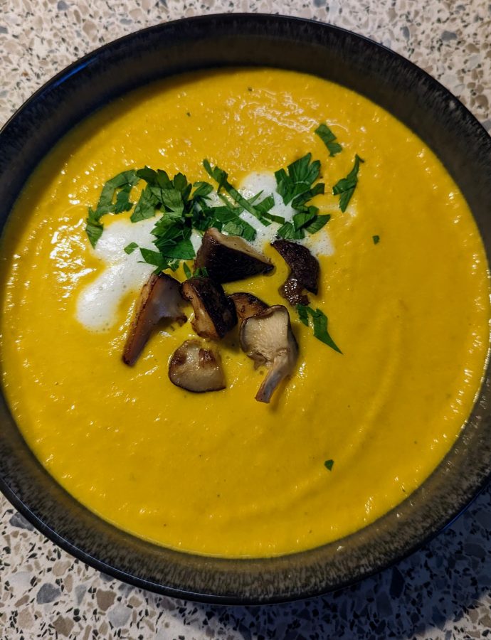 Karottensuppe mit Ingwer und Shitakepilzen