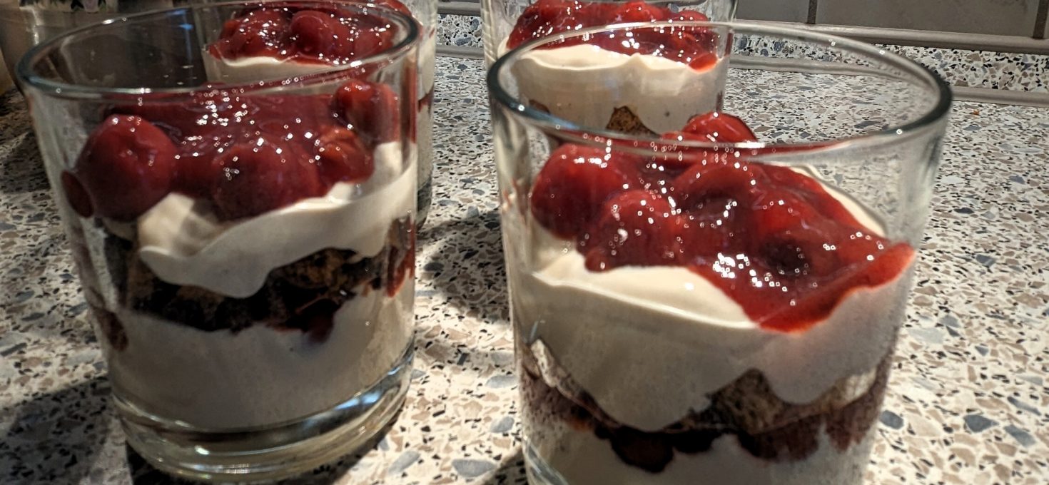 Zimtkirschen mit Baileys-Creme