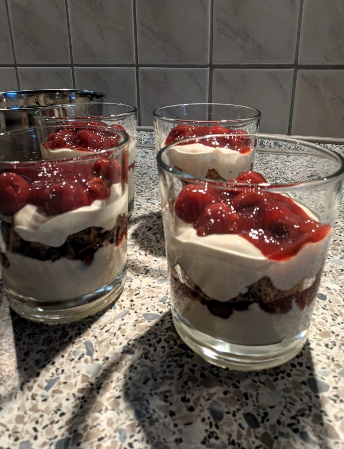Zimtkirschen mit Baileys-Creme