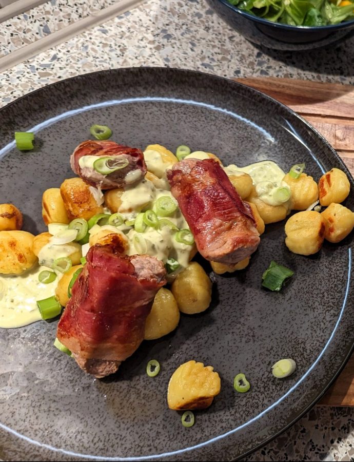 Schweinefilet in Kräutersauce