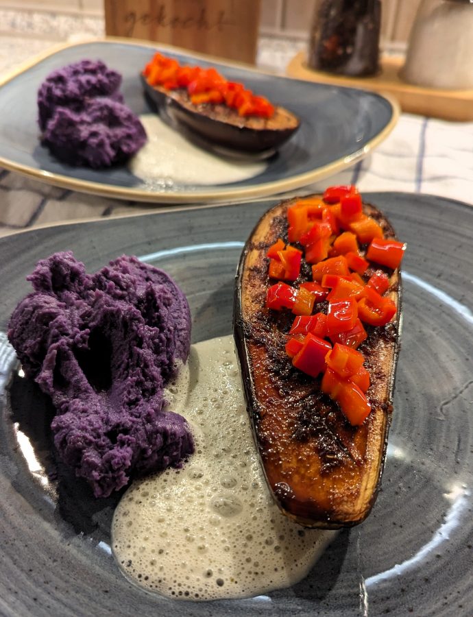 Geschmorte Aubergine mit Vanille und Creme fraiche Schaum
