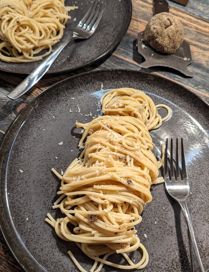 Spaghetti cacio e pepe