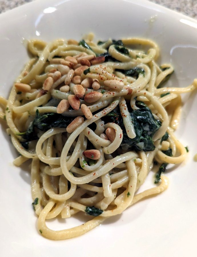 Spaghetti mit Blattspinat
