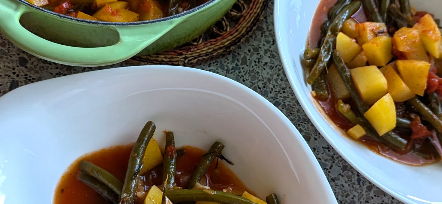 Bohnen mit Kartoffeln und Tomaten