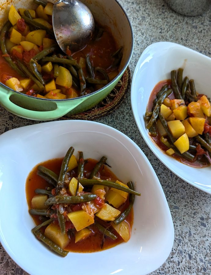 Bohnen mit Kartoffeln und Tomaten