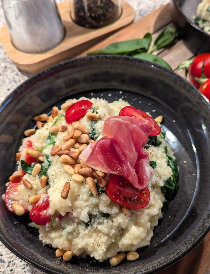 Risotto mit Tomaten und Blattspinat
