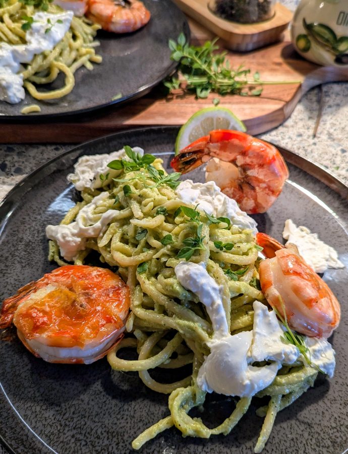 Pasta mit Zitronen-Basilikum-Pesto und Garnelen