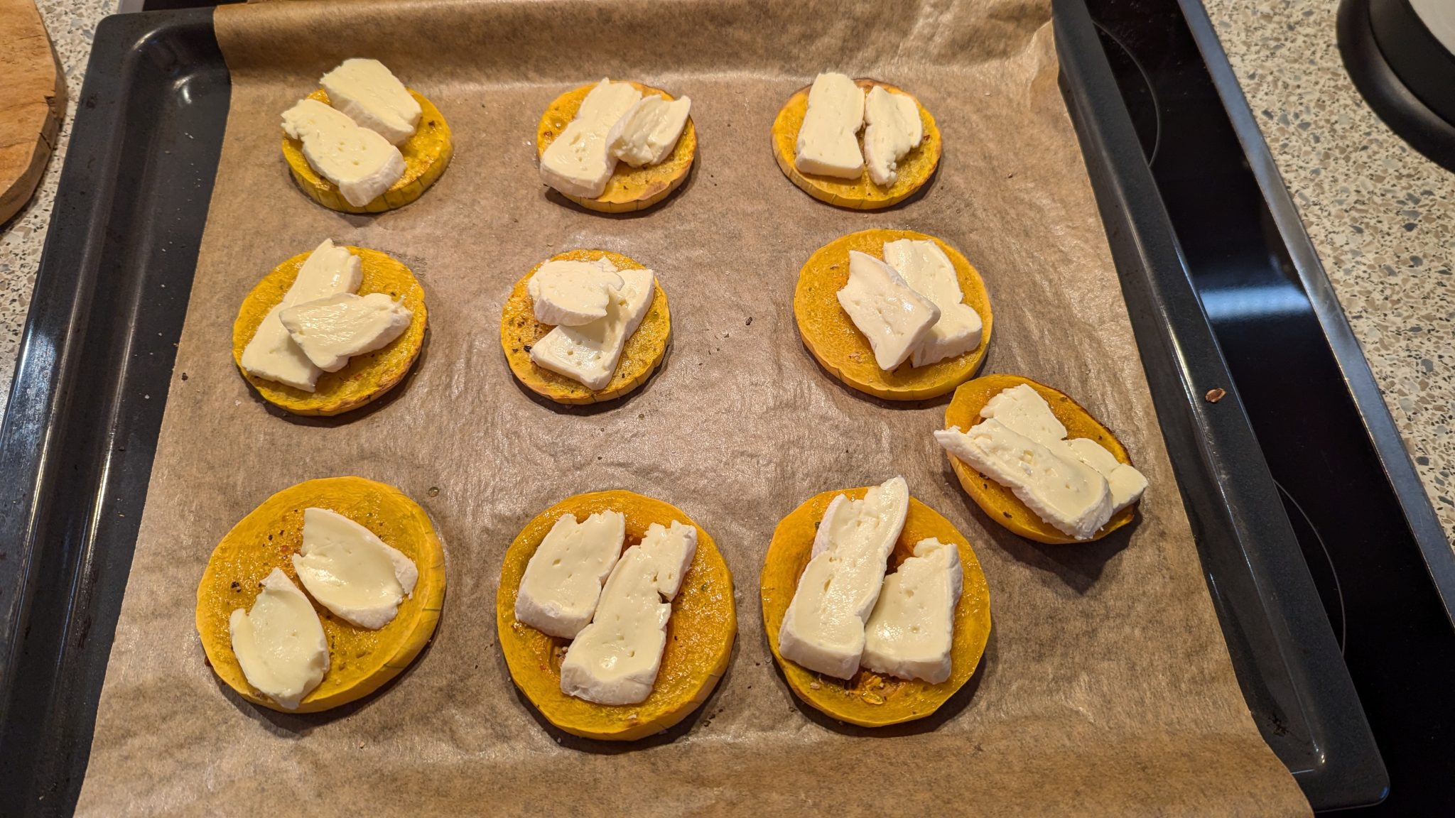 Butternusskürbis mit Camembert überbacken – claudis kitchen