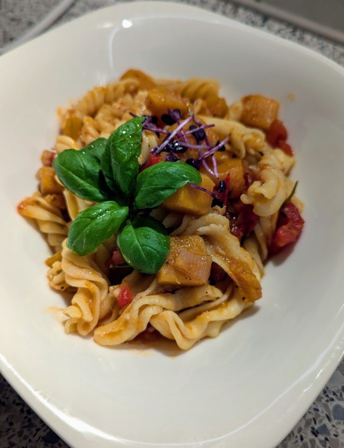 Ofenkürbis-Sauce und Pasta