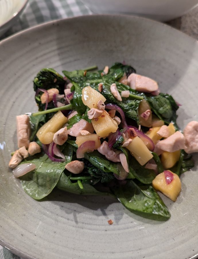 Karibischer Ananas Salat mit Huhn