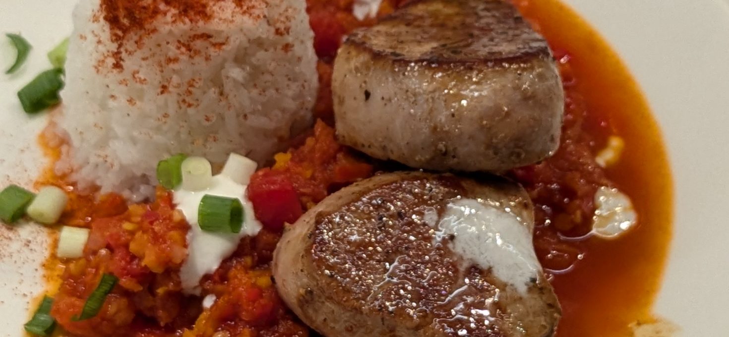 Schweinefilet mit ungarischer Paprikasauce