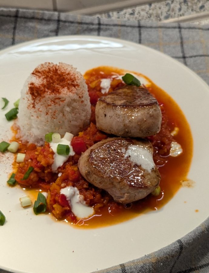 Schweinefilet mit ungarischer Paprikasauce