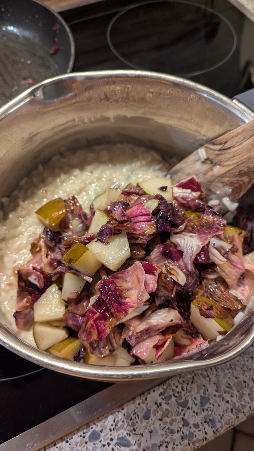 Risotto mit Radicchio, Birne und Gorgonzola – claudis kitchen