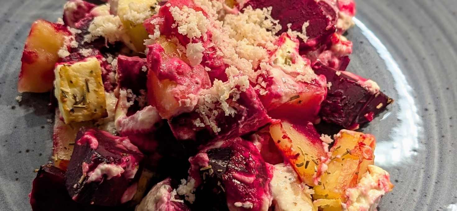 Rote Beete-Kartoffel-Schafskäse-Auflauf