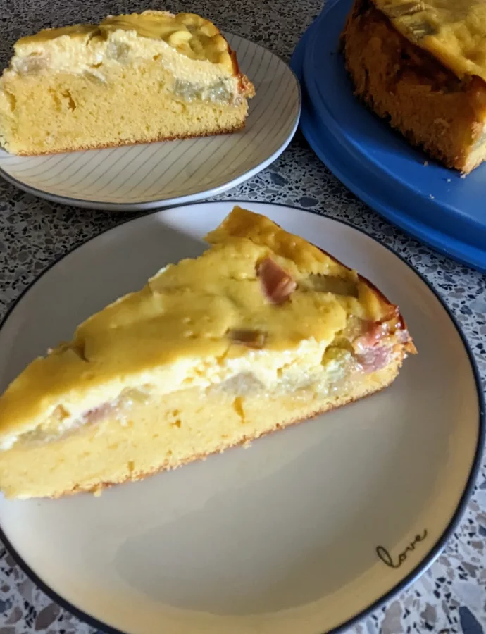 Rhabarberkuchen mit Guss
