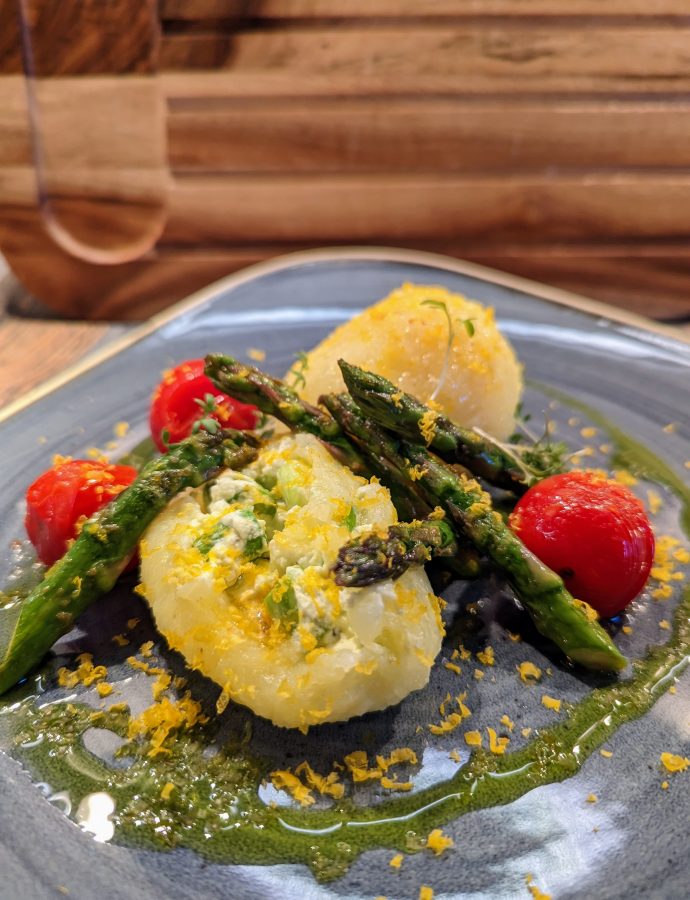 Gefüllte Knödel mit Spargel und Bärlauch