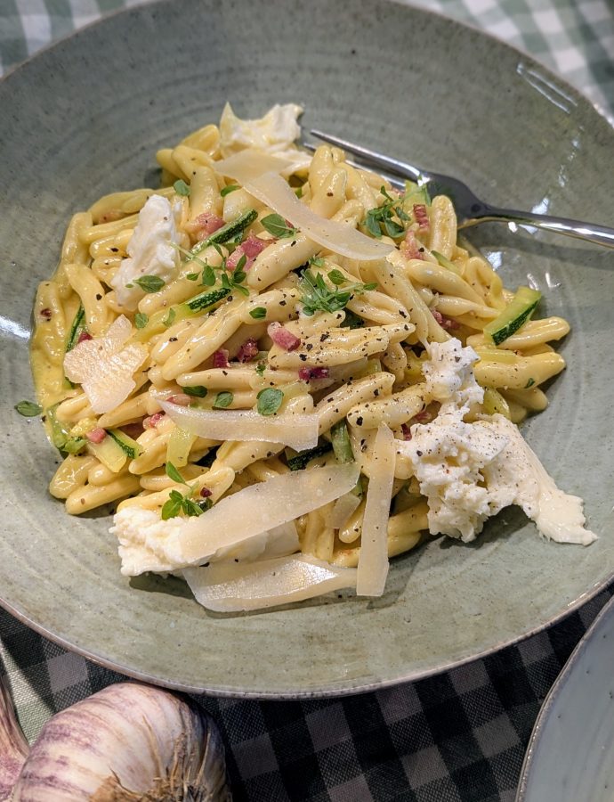 Pasta Carbonara mit Zucchini