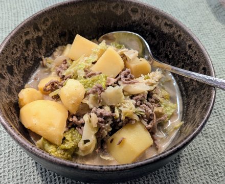 Jägerkohl mit Wirsing, Kartoffeln und Hackfleisch