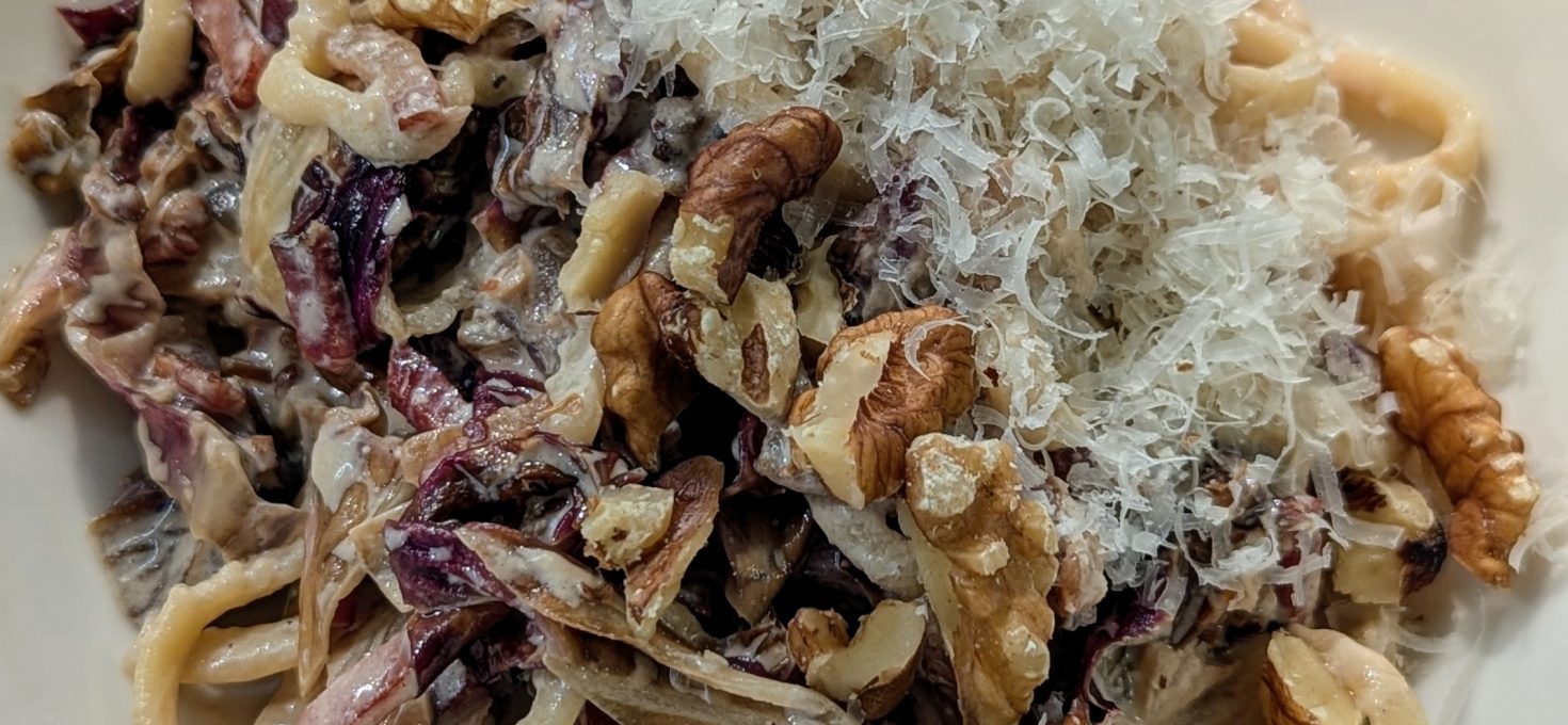 Pasta mit Radicchio und Speck