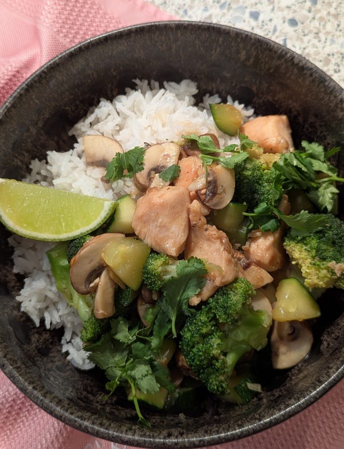 Gà Xào – Vietnamesisches Wok-Gemüse mit Huhn