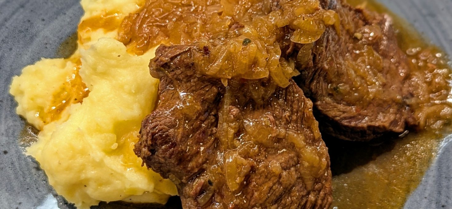 Mamas Zwiebelfleisch vom Rind: zart, saftig, kräftig!