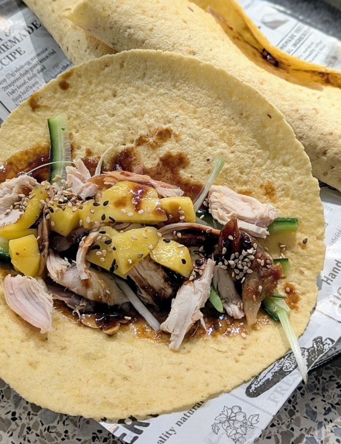 Hähnchen-Tortillas im „Pekingenten-Style“ mit Mangosalsa