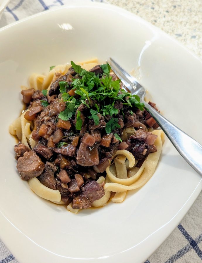 Ochsenschwanz Ragout mit Nudeln