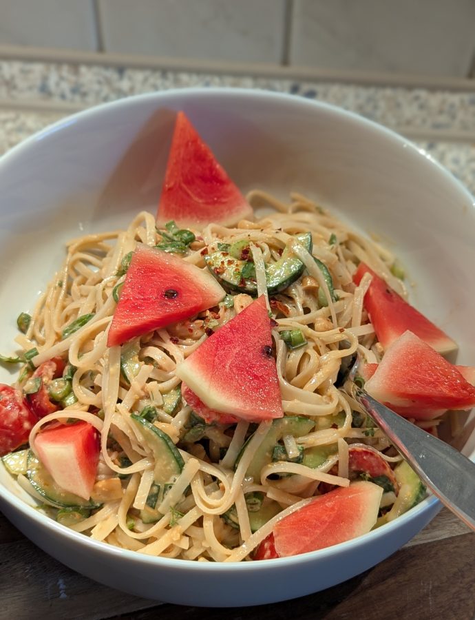 Knackiger Thai-Reisnudelsalat mit Wassermelone & Minze