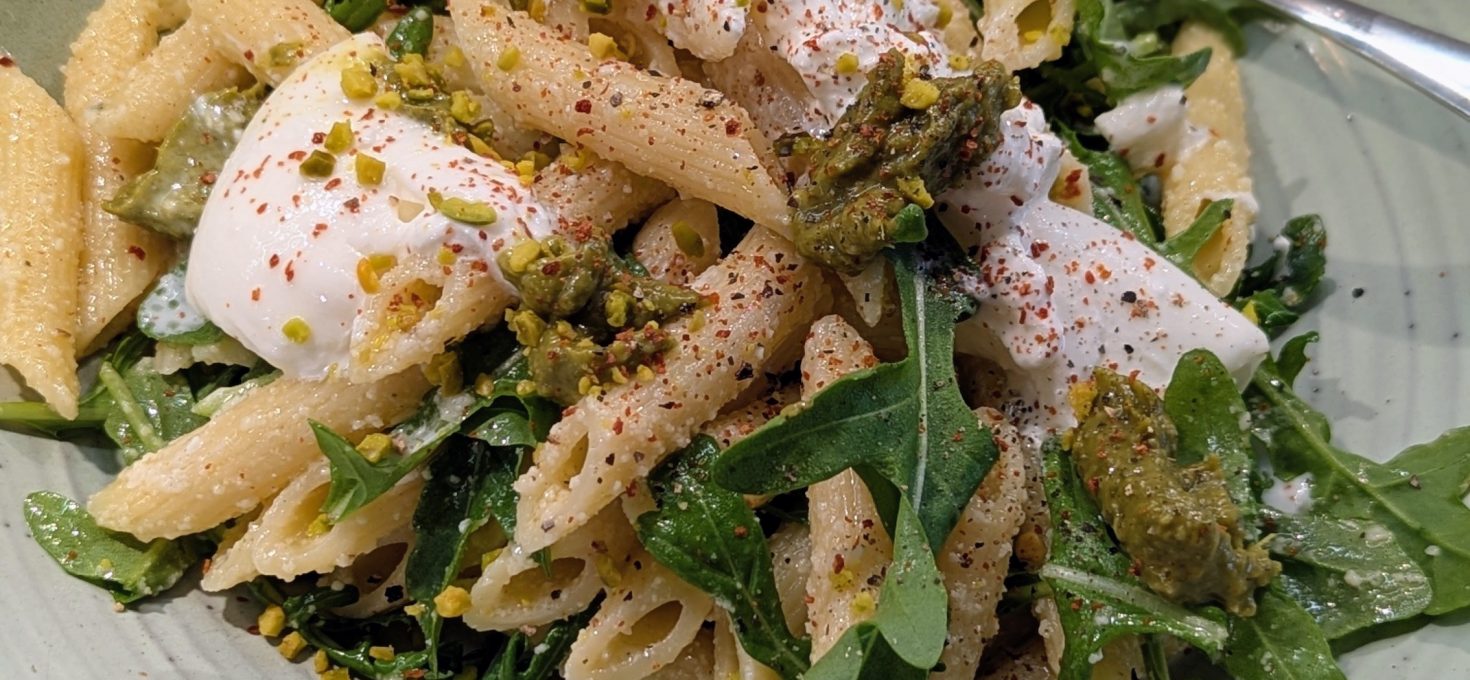 Zitronen-Parmesan-Pasta-Salat mit Rucola & Burrata 🍋