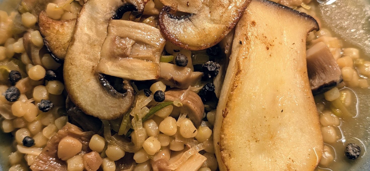 Fregola-Sarda mit Pilzen und Lauch
